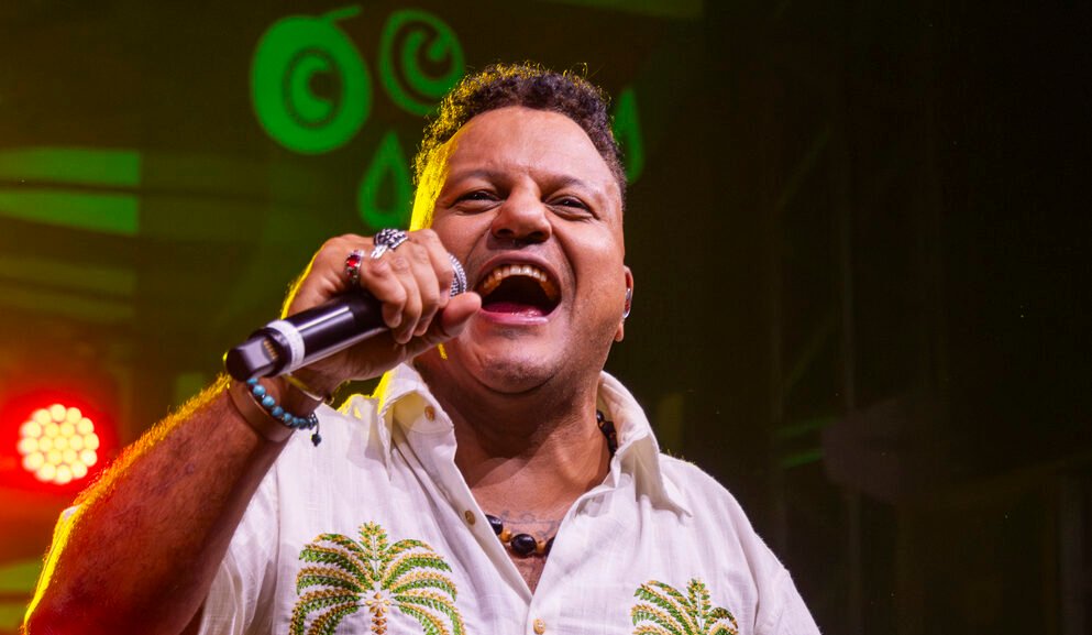 Alma Djem Encanta o Brasil com Novo EP Acústico: Emoção Entre “Rouxinóis” e Versões