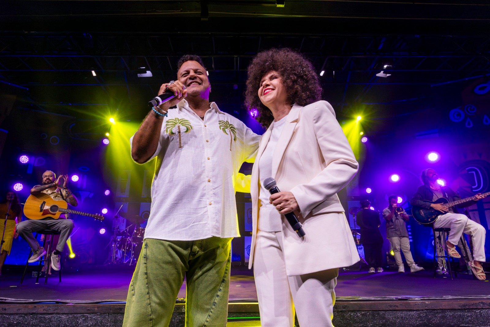 Alma Djem e Roberta Campos Reinterpretam "Rouxinóis" com Toque Reggae e MPB