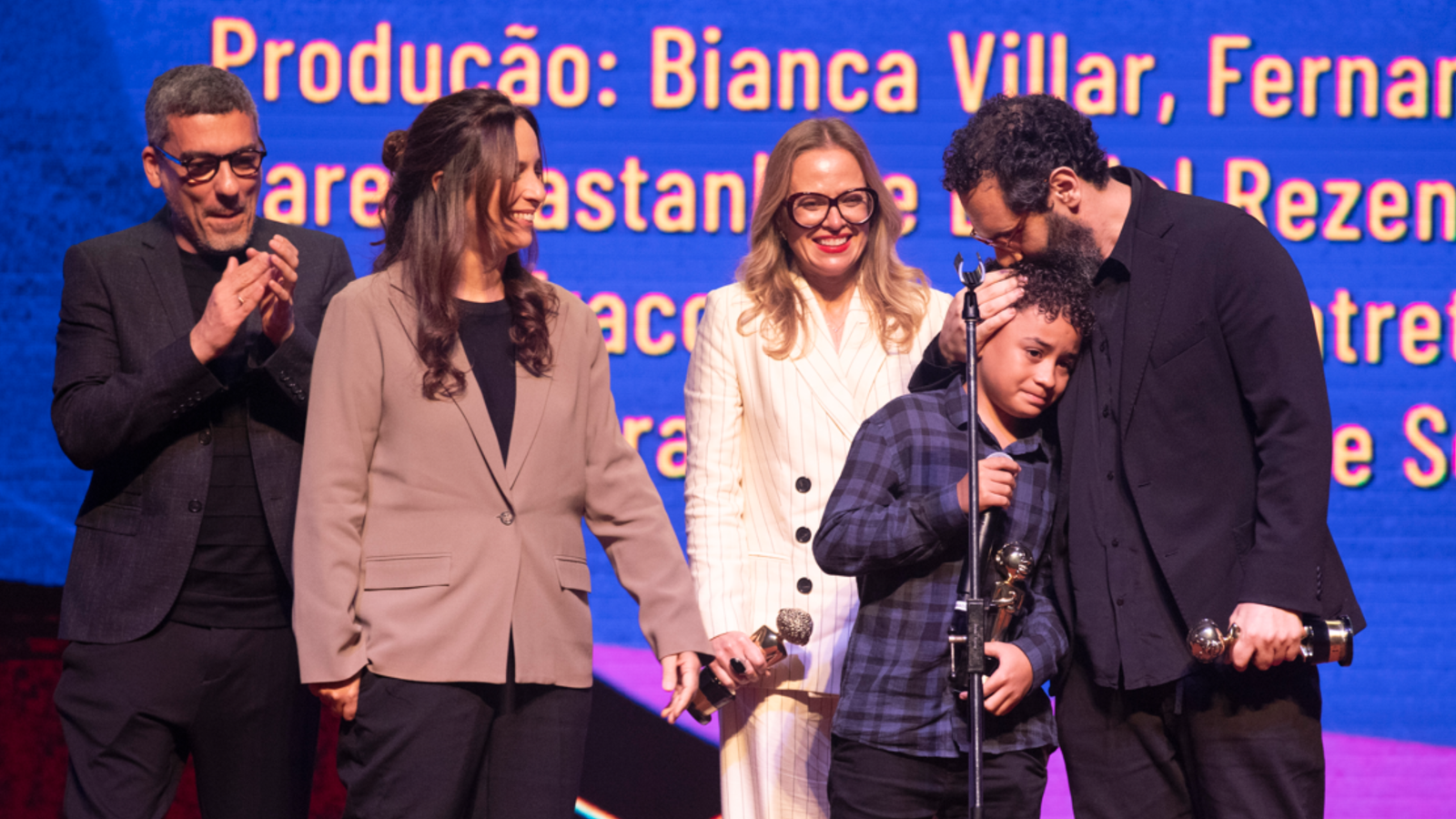 Grande Otelo 2025: Walter Salles Triunfa e Isaac Amendoim Se Emociona ao Vivo