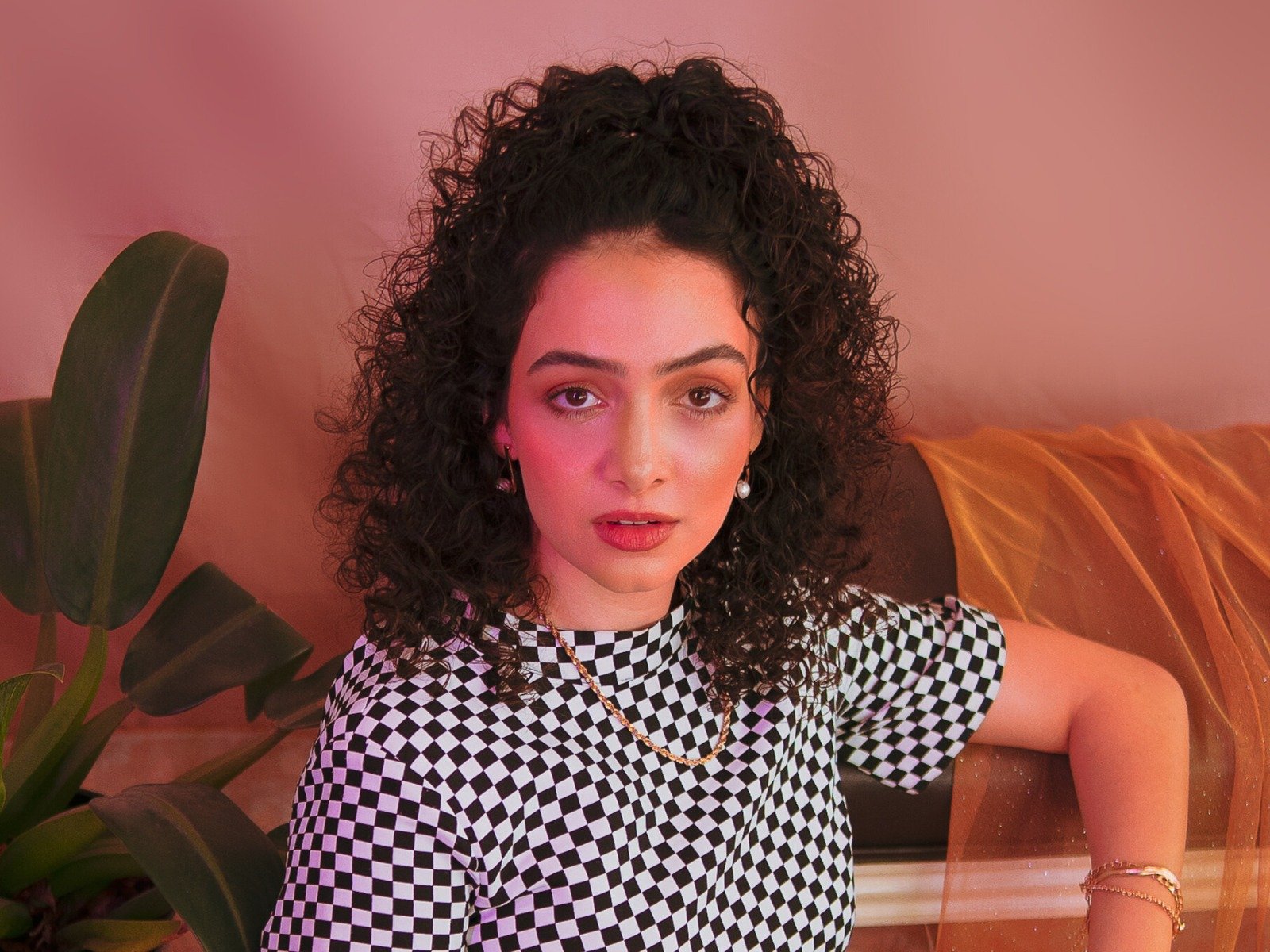 Chella Apresenta Show Intimista Do Novo Disco Em Formato Piano E Voz No Teatro Da Rotina