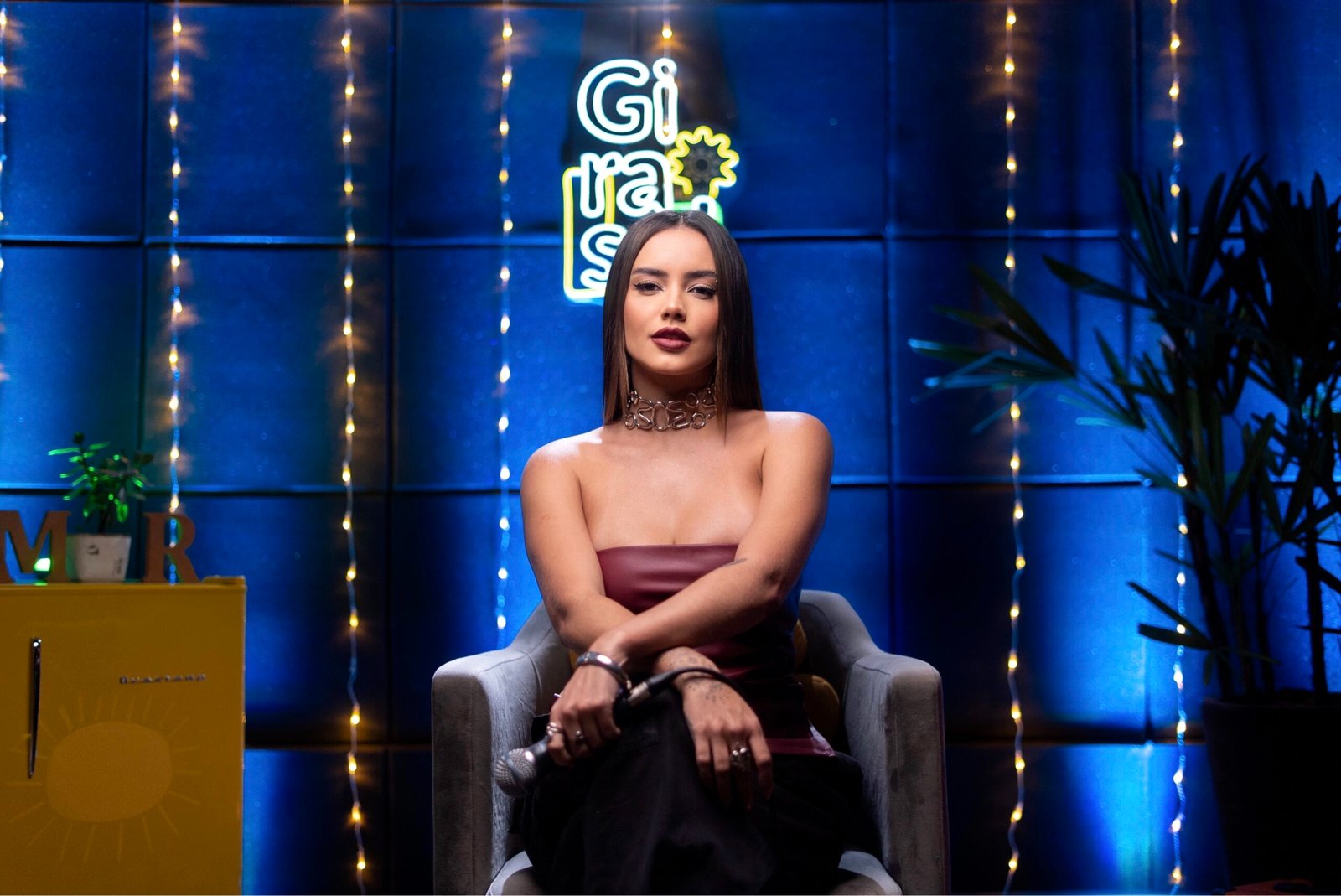 Com Apoio De Whindersson Nunes, Júlia Rezende Estreia Projeto Musical No YouTube