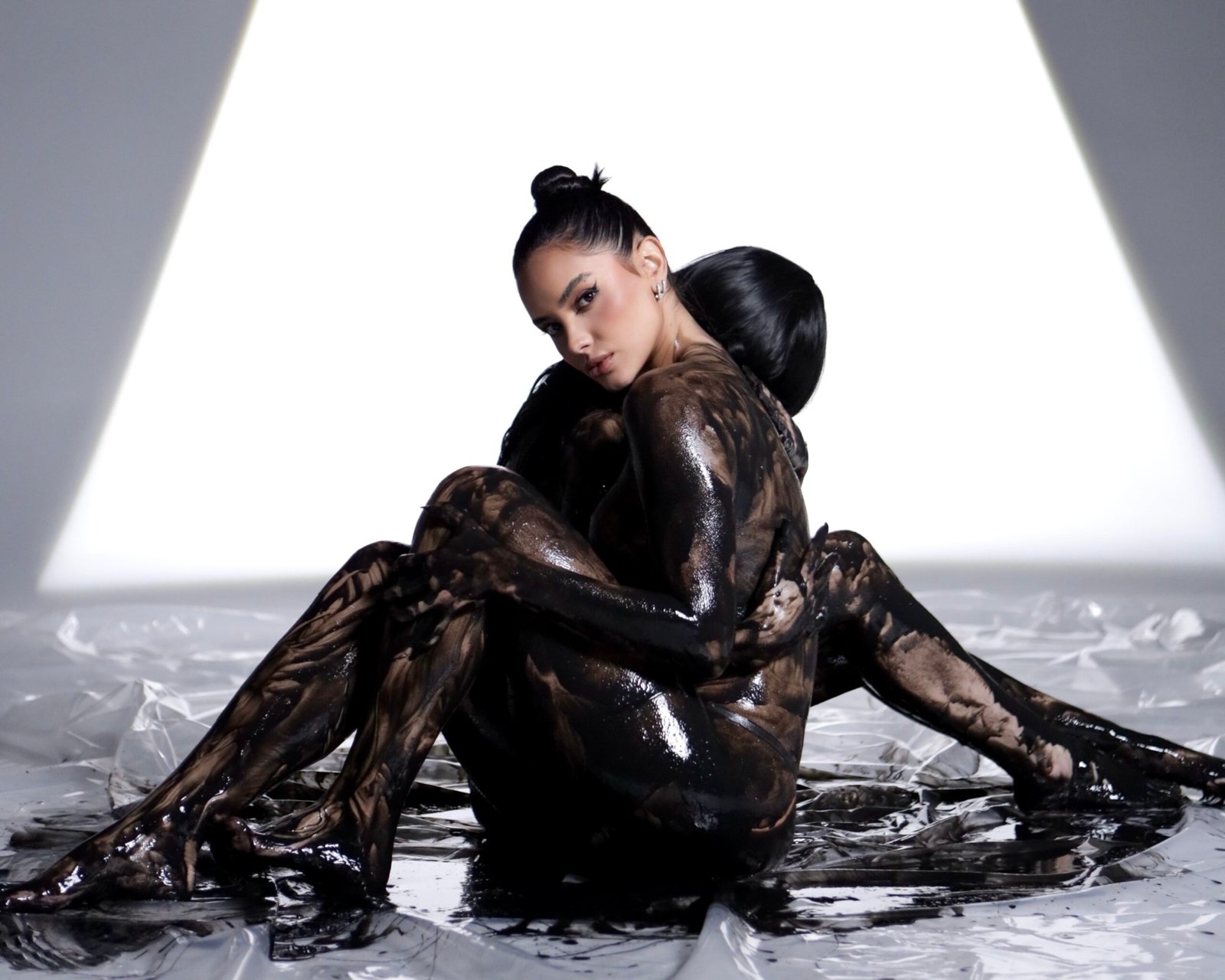 Júlia Rezende Lança Álbum Inédito Entre Caos E Vulnerabilidade