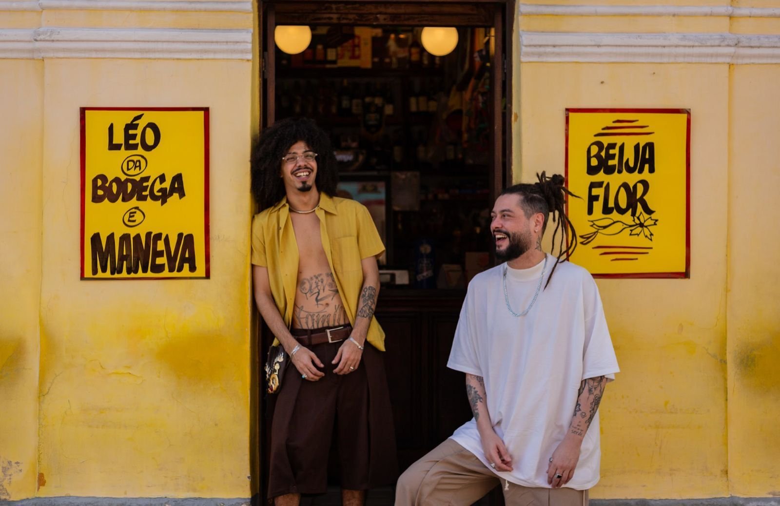 Léo da Bodega e Maneva Resgatam a Essência do Reggae Pernambucano em “Beija-Flor” – Ouça Agora