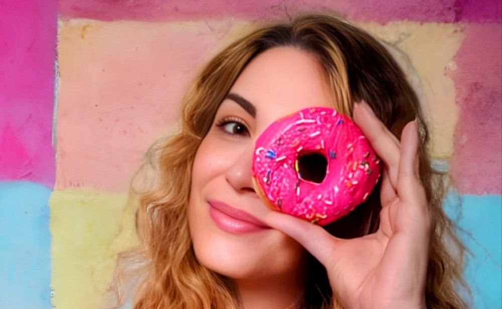 Renathaly Lança Single Bilíngue “Ninguém Faz COMO TU” – Pop Nacional com Toque Internacional!