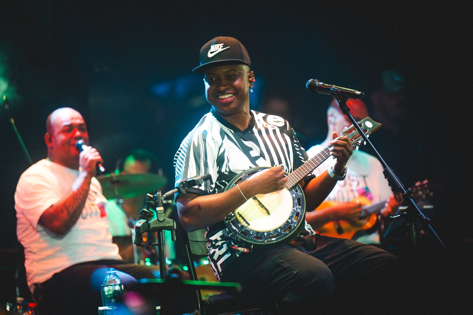 Thiaguinho Lança “Banjo e Boné” – Pagode Com Alma e Raiz