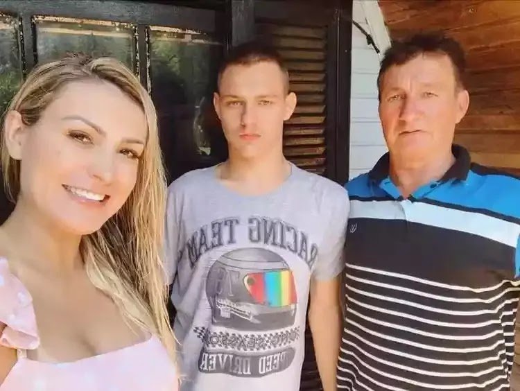 Pai de Andressa Urach Grava Vídeo Com Outro Homem e Gera Polêmica