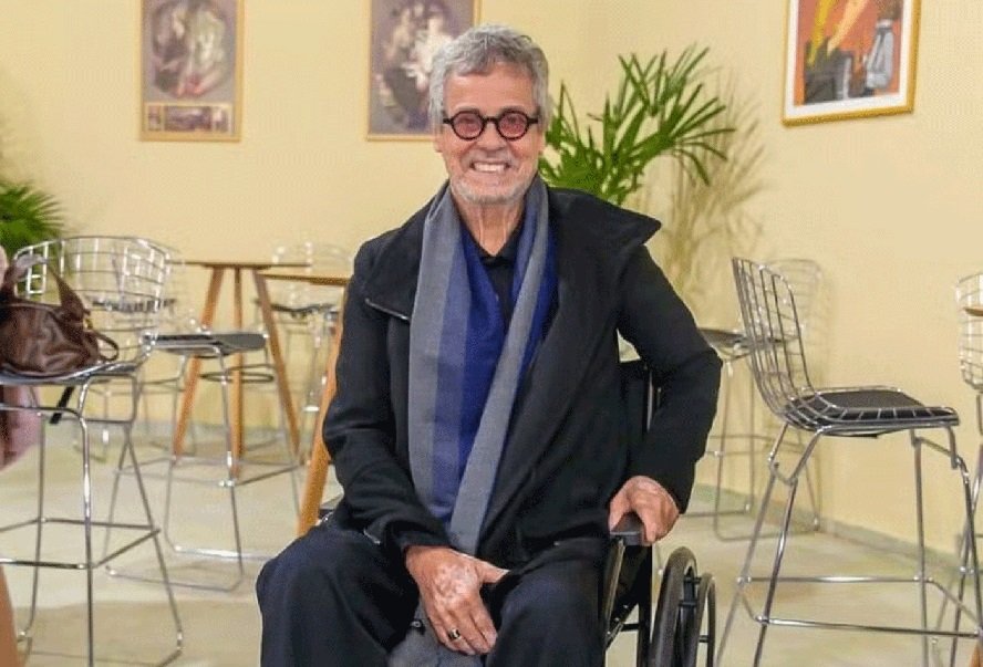 Carlinhos De Jesus Desabafa Sobre Doença Rara: 'Muita Dor E Limitações'. Saiba Detalhes Do Diagnóstico