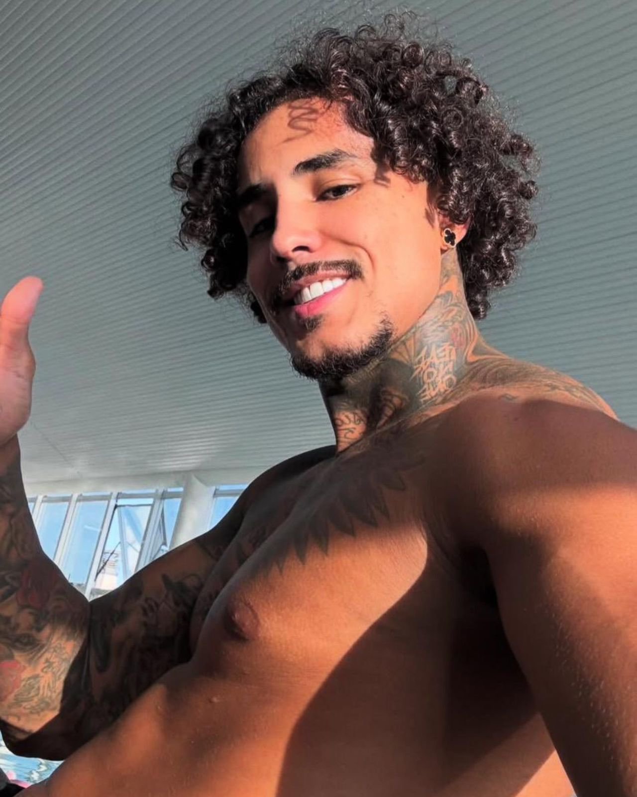 MC Livinho Sofre Acidente Grave, Perfura Pulmão e É Internado na UTI