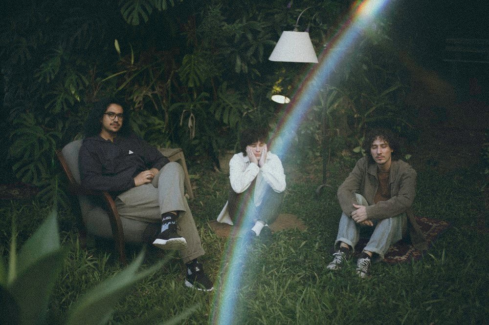 Quem é Você, Alice? Lança ‘Gambito de Belgrado’ e Marca Nova Fase Musical