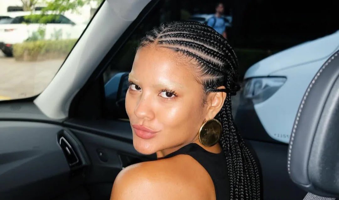 Bella Campos Ironiza Críticas Ao Surgir Com Sobrancelha Descolorida No Festival De Gramado