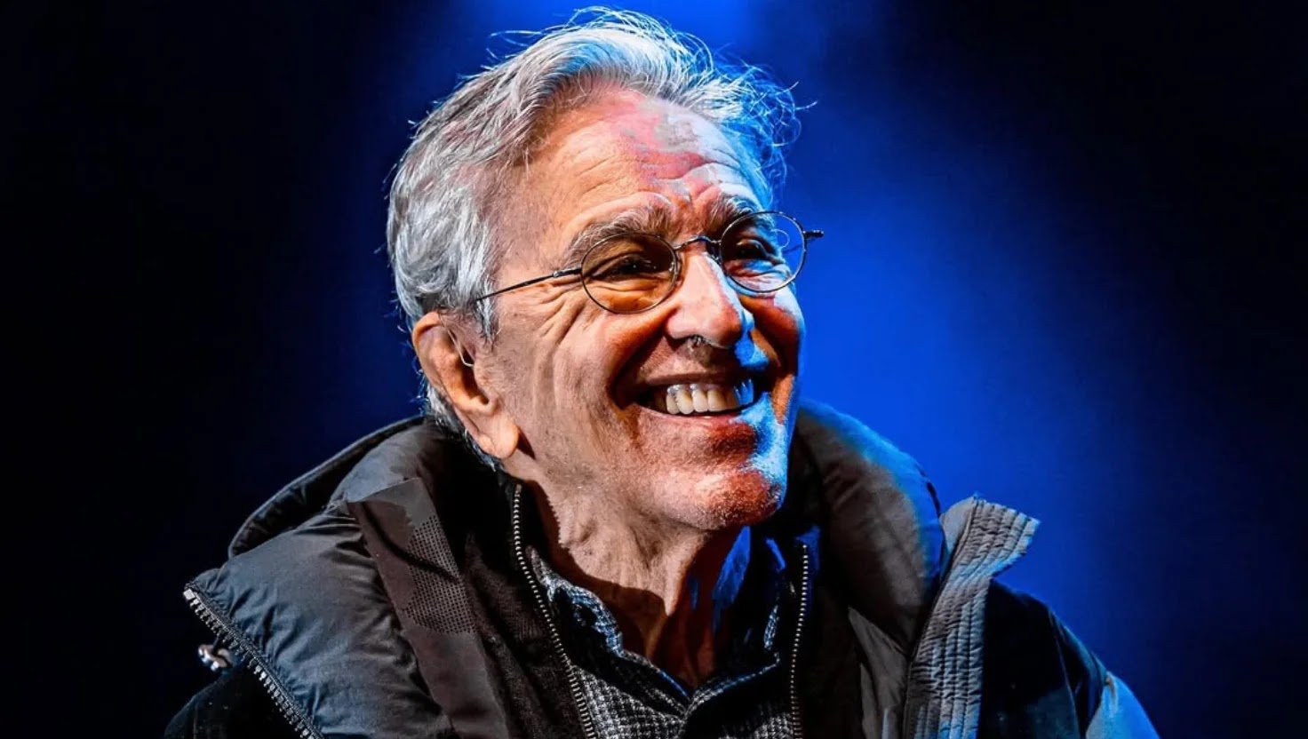 Policial Para Carro E Surpreende Caetano Veloso Com Beijo: “Que Homem Cheiroso!”