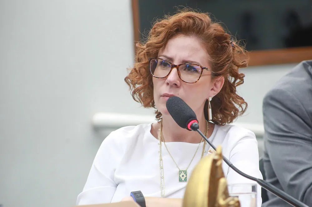 Carla Zambelli Convoca Influenciadores Contra Ministro da Justiça da Itália
