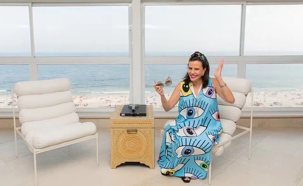 Narcisa Tamborindeguy Aluga Apartamento de Luxo em Copacabana