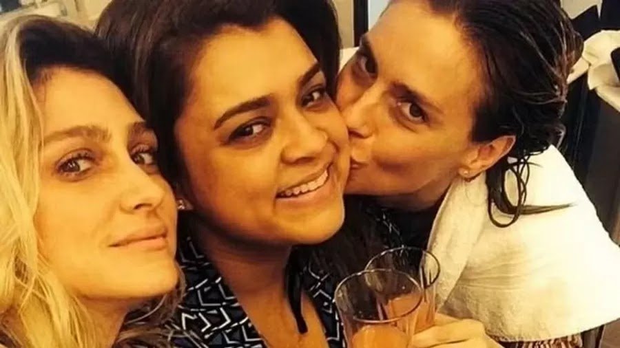 Carolina Dieckmann Sobre o Luto por Preta Gil: “Minha Dor Tá Grande, Mas Tá Acolhida”