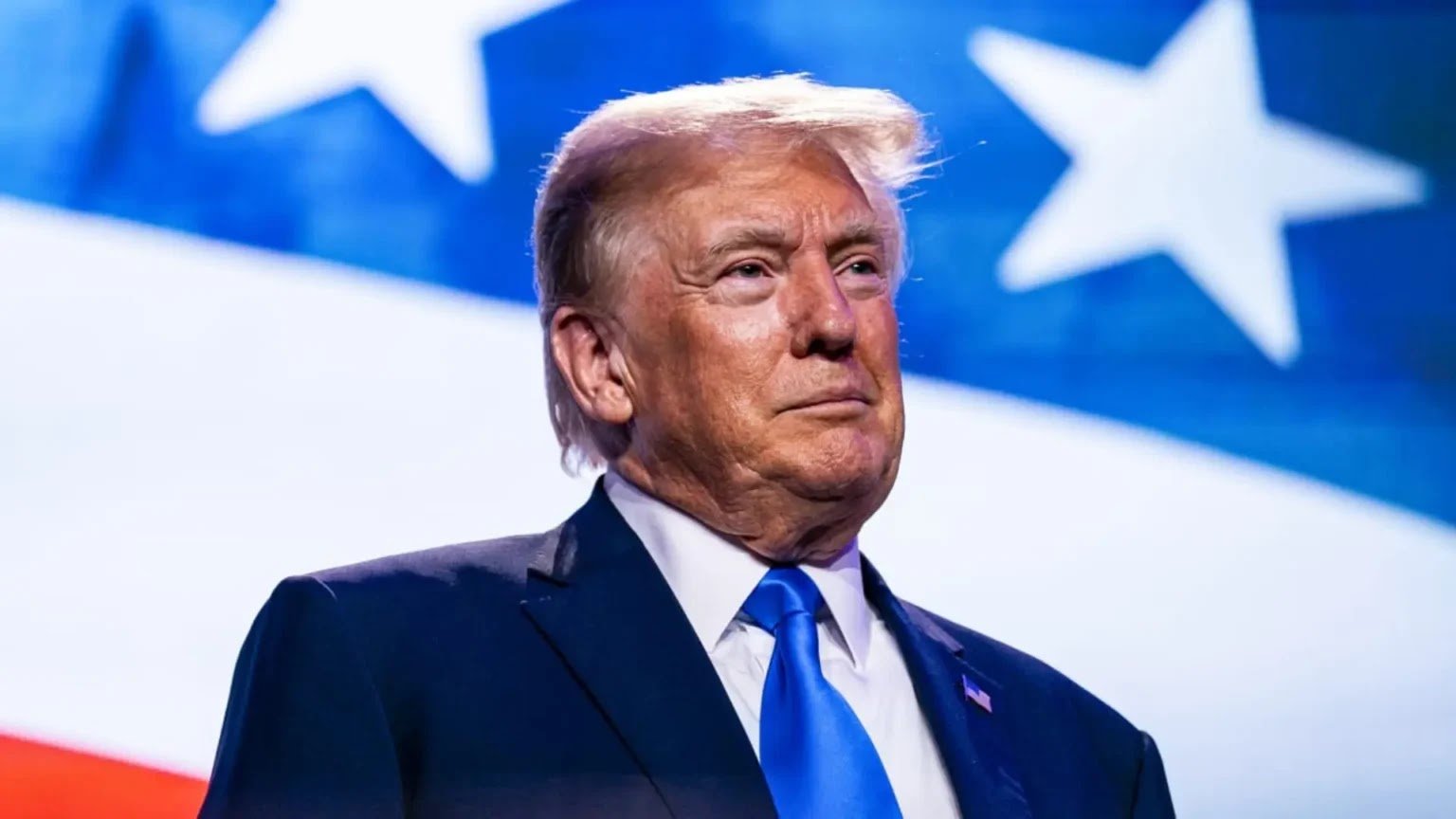 Trump Roasts Obama Over China Trip Quip