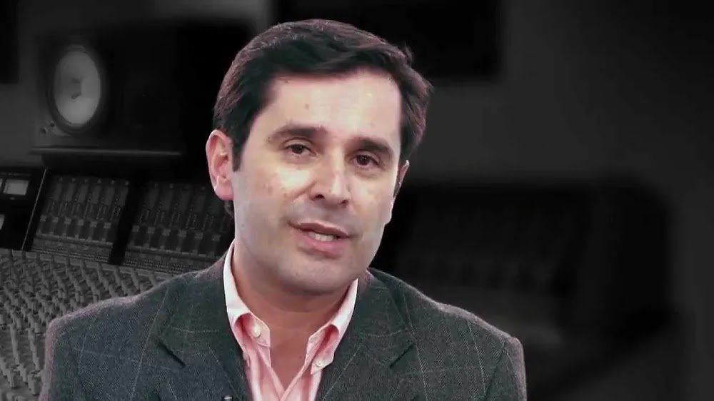 ADEUS A UMA LENDA! Morre Bob Floriano, a Voz Inesquecível dos Comerciais da Casas Bahia