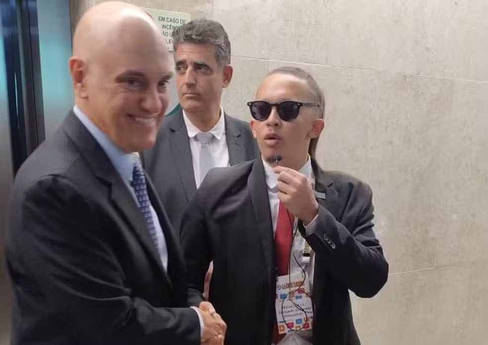 Alexandre de Moraes Encontra Mizael Silva E Brinca: "Você Fala Inglês Também? Para Me Defender Dos EUA?"