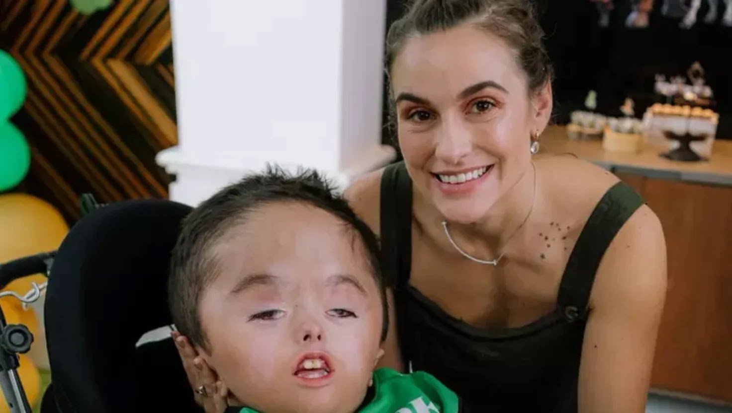 Nora De Ratinho Chora Sobre Diagnóstico Difícil Do Filho: “Perdi O Chão” – Fãs Comovidos