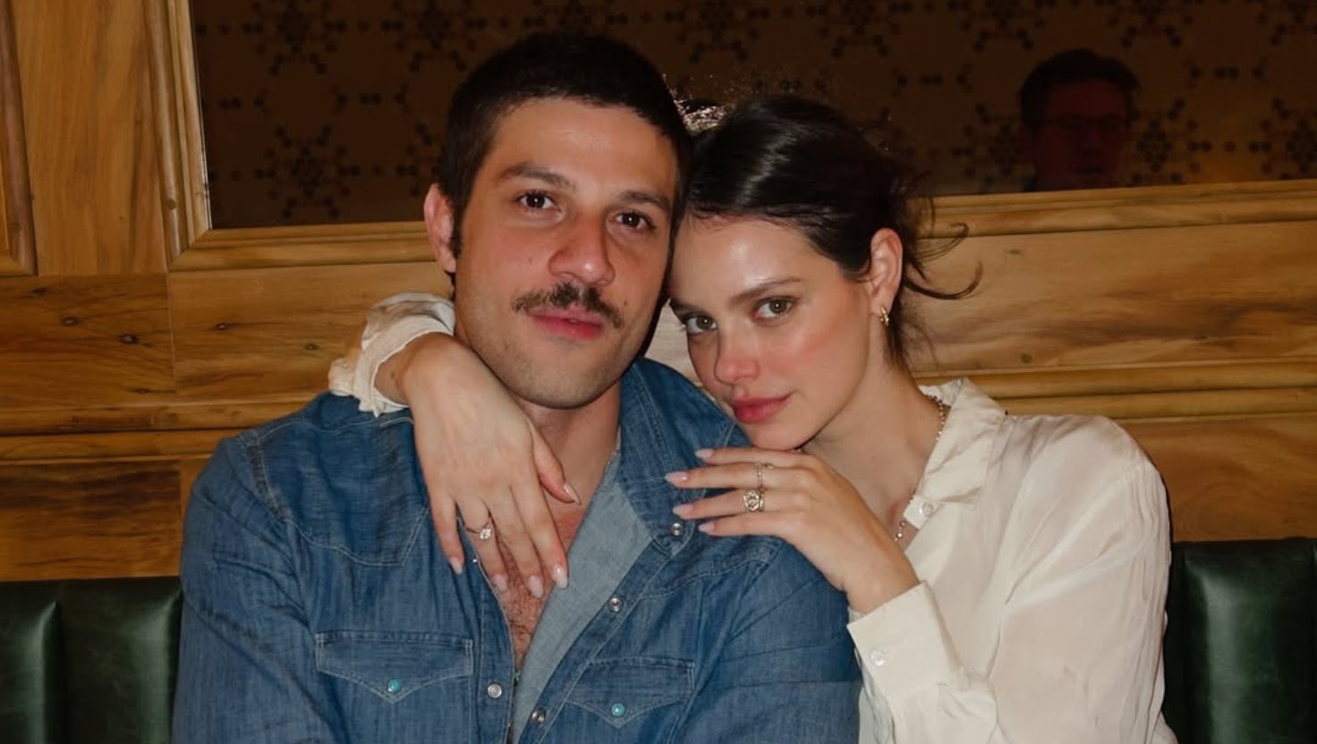 Luto Emociona! Laura Neiva E Chay Suede Compartilham Dor Pela Perda Familiar