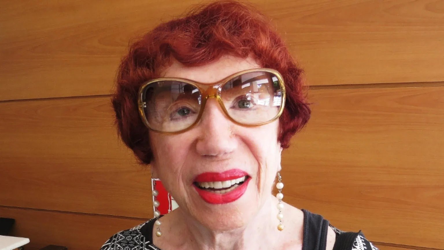 Comoção Nacional! Famosos E Colegas Prestam Homenagem A Berta Loran