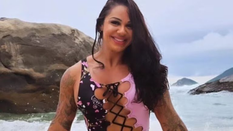 DJ Revela Que Comeu 1kg De Frango Por Dia Para Aumentar O Bumbum: “O Importante É Me Olhar No Espelho”!