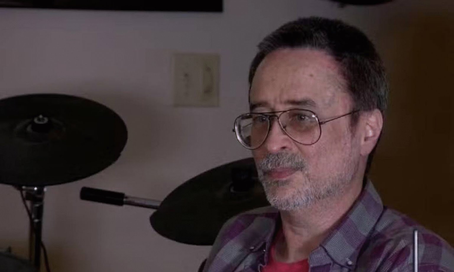 Polêmica Total: Filho De João Gilberto Tem Herança Bloqueada Em Ação Judicial De Paula Lavigne!