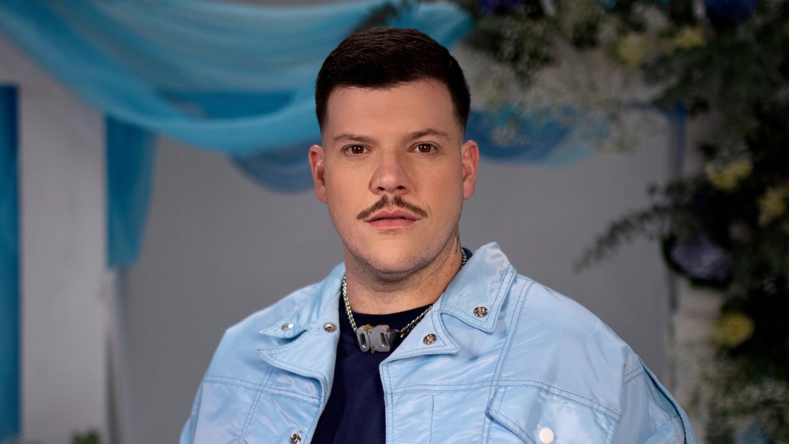 Ferrugem Surpreende Ao Aparecer Sem Camisa Após Perder 45 Kg — Transformação Incrível