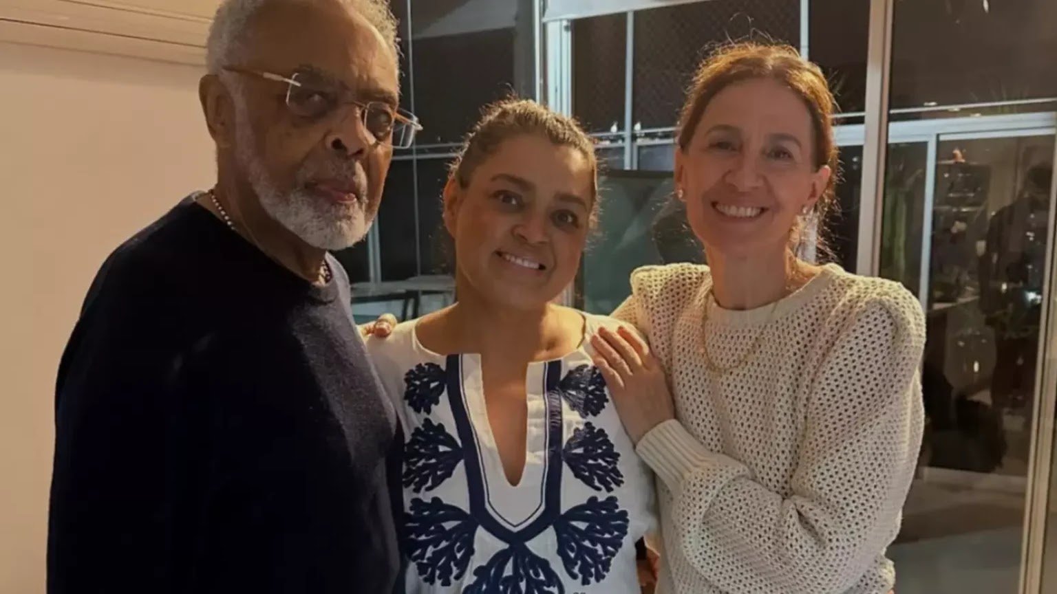 Flora Gil Quebra O Silêncio Sobre Suposta Venda Da Mansão De Preta Gil Avaliada Em R$ 15 Milhões