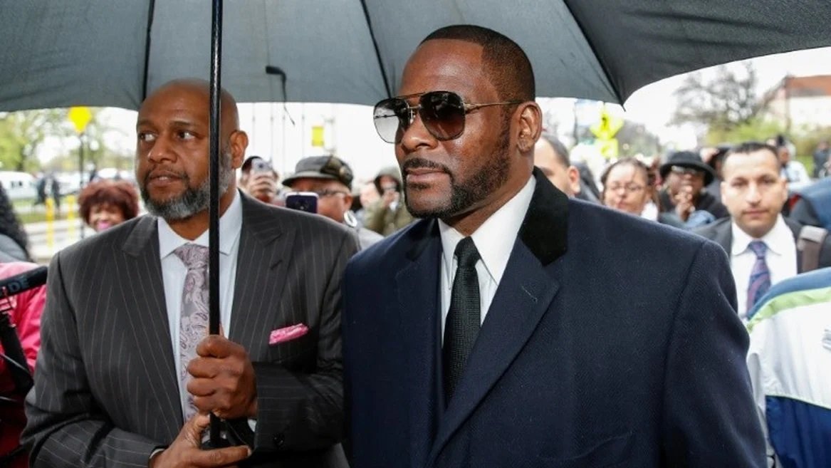 Fake Video Falsely Claims R. Kelly Released from Prison