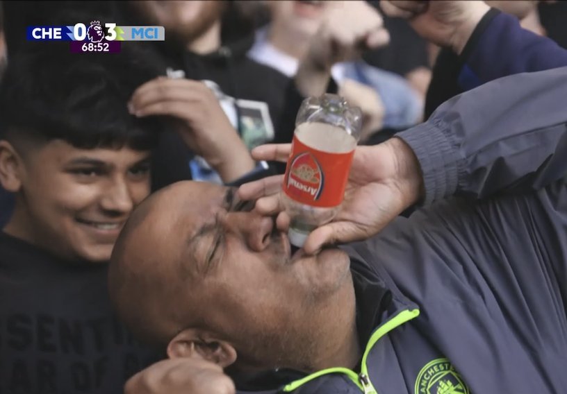 City Fan’s Arsenal Bottle Taunt Steals Show in Chelsea Rout