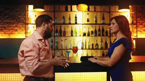 Videos of Women Mocking Men at Bars Spark Dating Frustrations