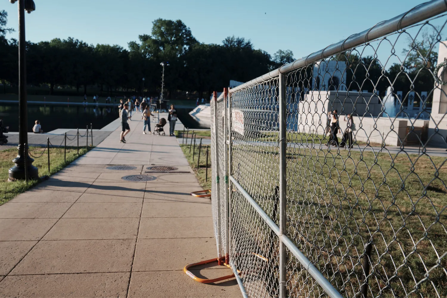Fencing Goes Up Around Damaged Lincoln Memorial Pool