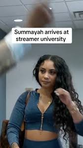 Summayah Nearly Flashes Live Stream While Showing Off $100K BBL Paid by NoCap