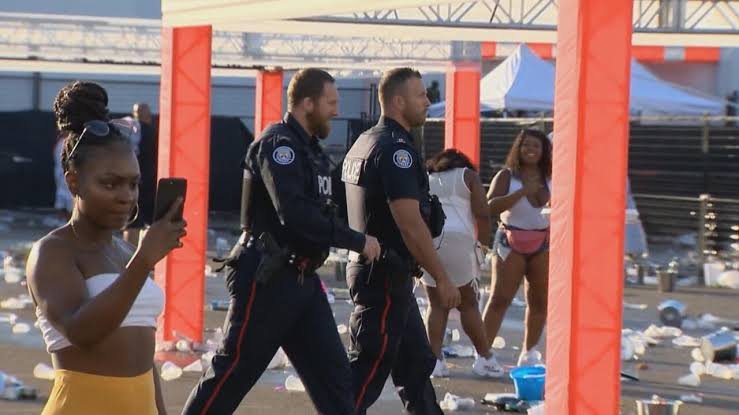 Security Guard’s One-Punch Knockout and Kiss at NC Festival