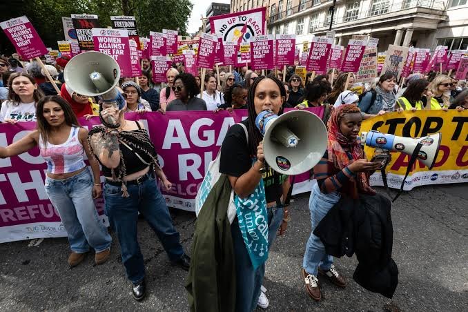 Stand Up to Racism Activists Disrupt Restore Britain Canvassing for Third Week in Holborn and St Pancras By-Election